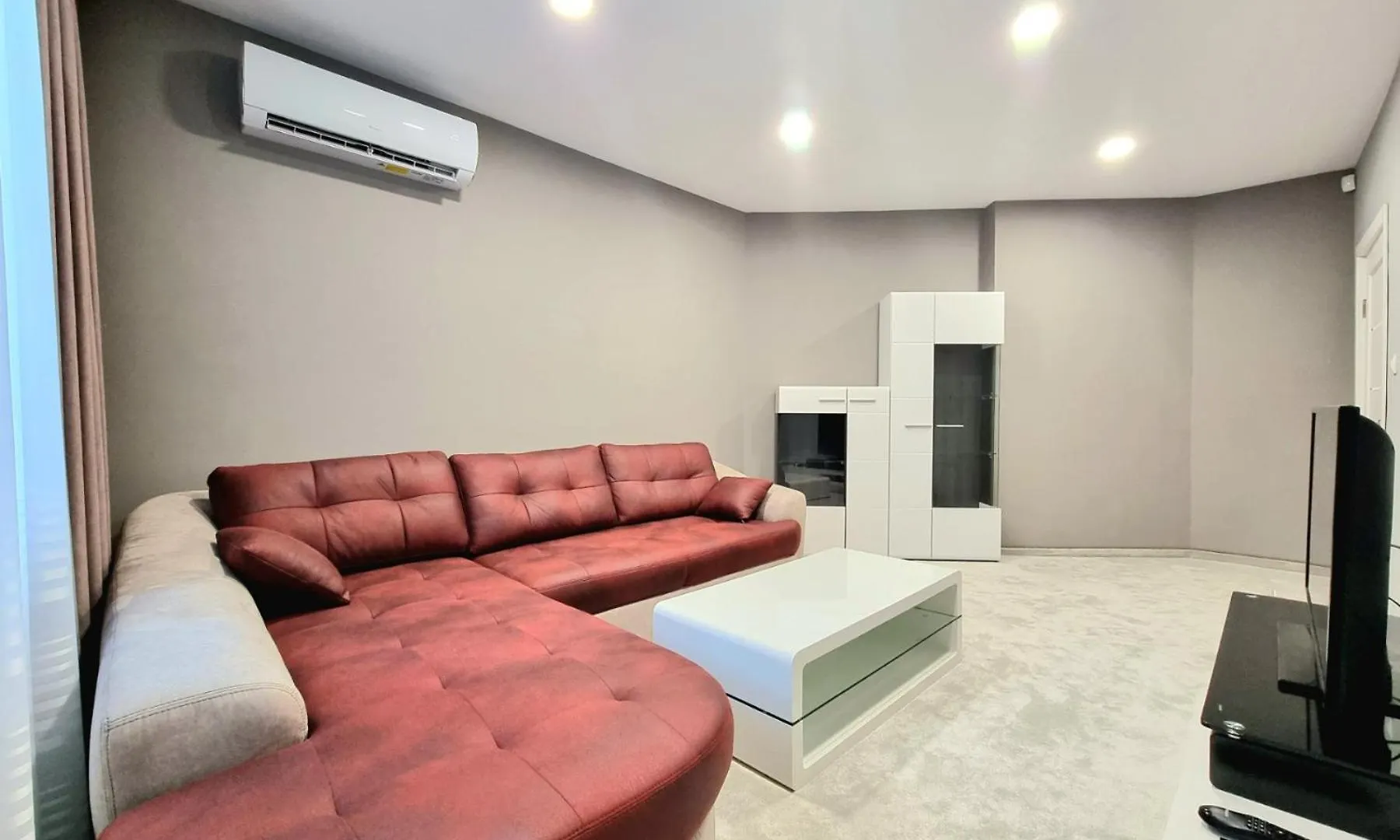Alexandrovska - Super Centar Luxury Apartment Burgas