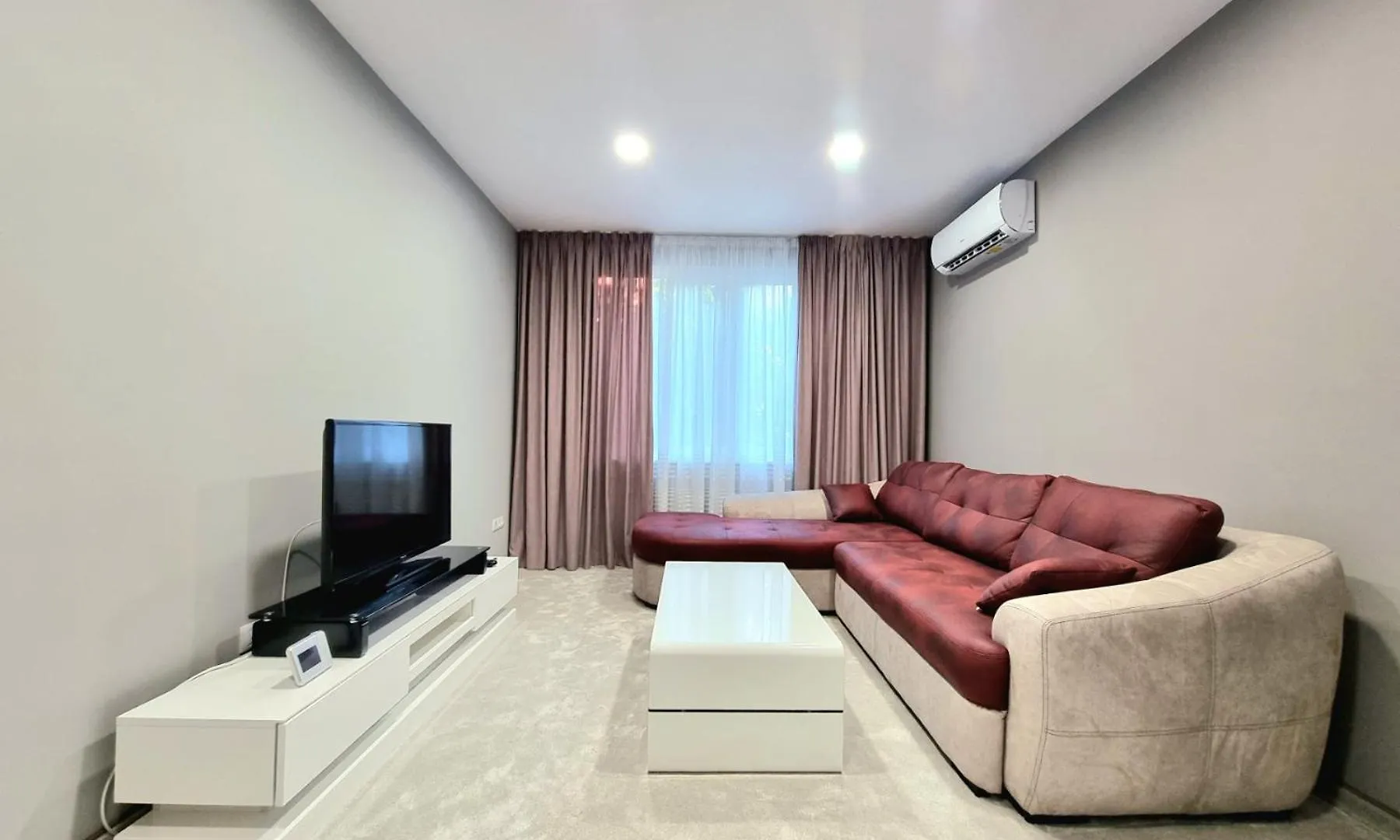 Alexandrovska - Super Centar Luxury Apartment Burgasz